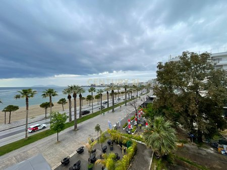 super-apartament-21-me-pamje-panoramike-nga-deti-ne-lungomare-big-2